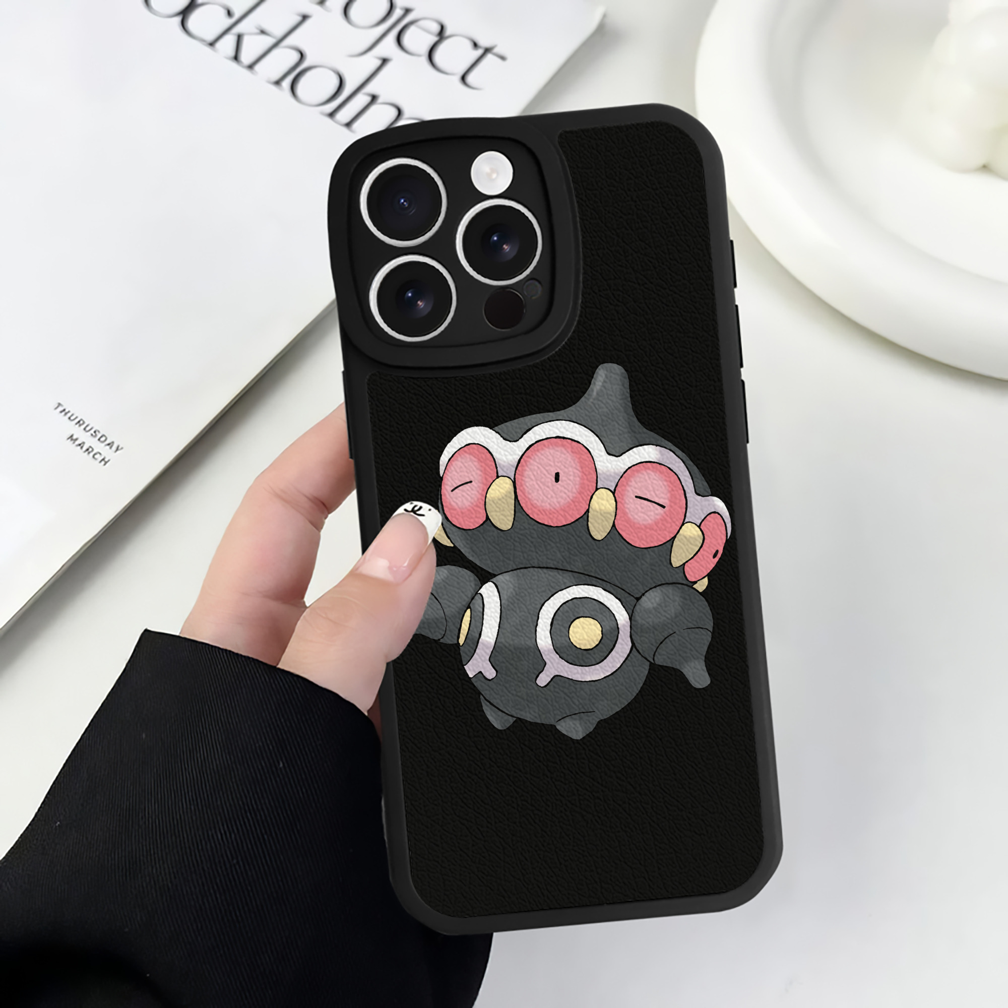 （画像用） ポケットモンスター Pokémon 【iPhone 16シリーズ対応】シリコンスマホケース（レザー調） 材質：シリコン